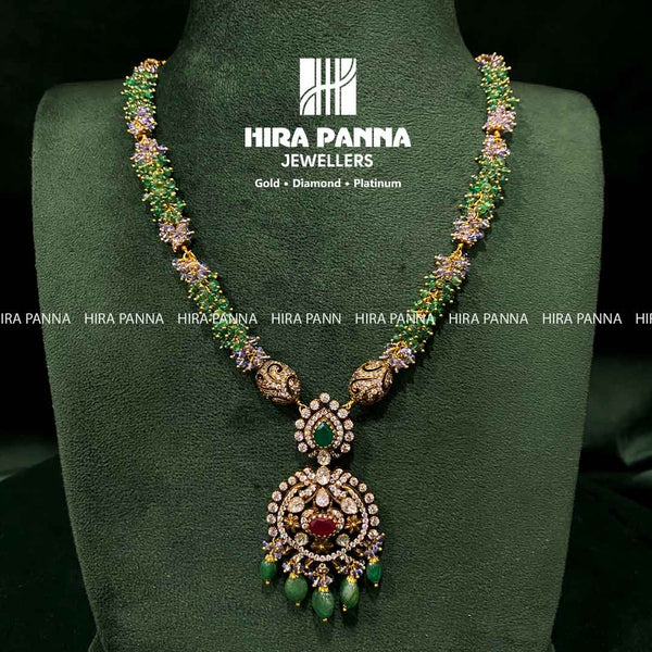 Fancy Victoria  Emerald Beads Nackwear Mala