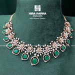Load image into Gallery viewer, Open Setting Emerald Diamond Neckwear
